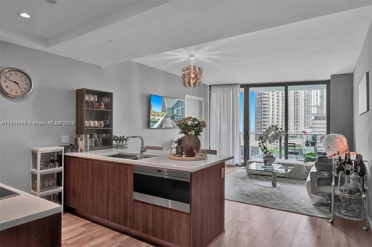 Квартира в Майами, США, 80 м² - фото 2