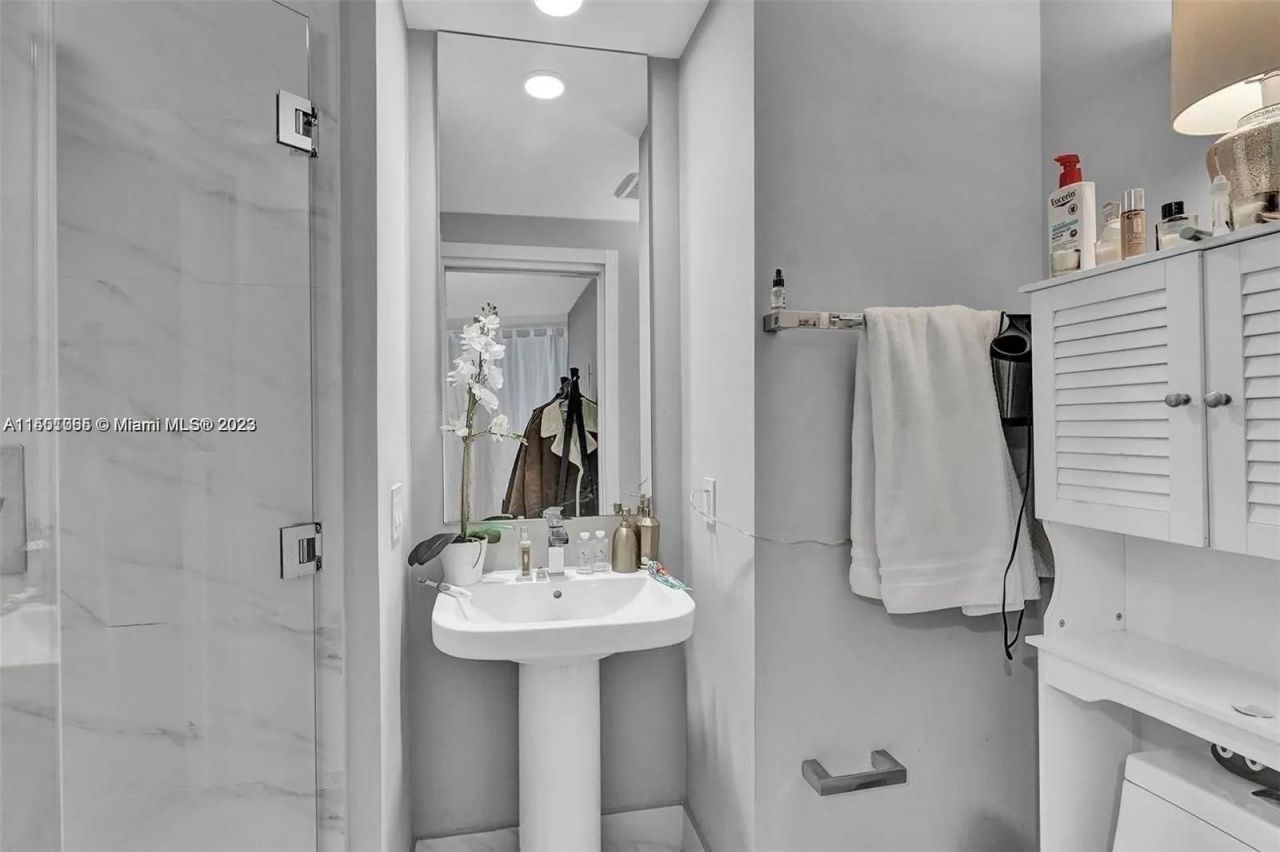 Квартира в Майами, США, 80 м² - фото 14