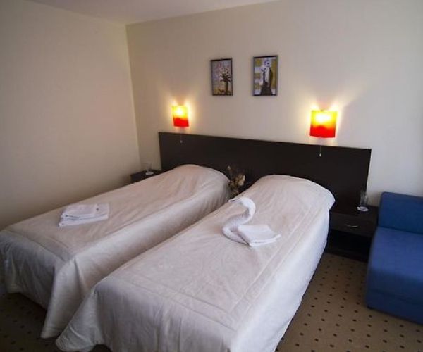 Отель, гостиница в Святом Власе, Болгария, 1 800 м² - фото 2