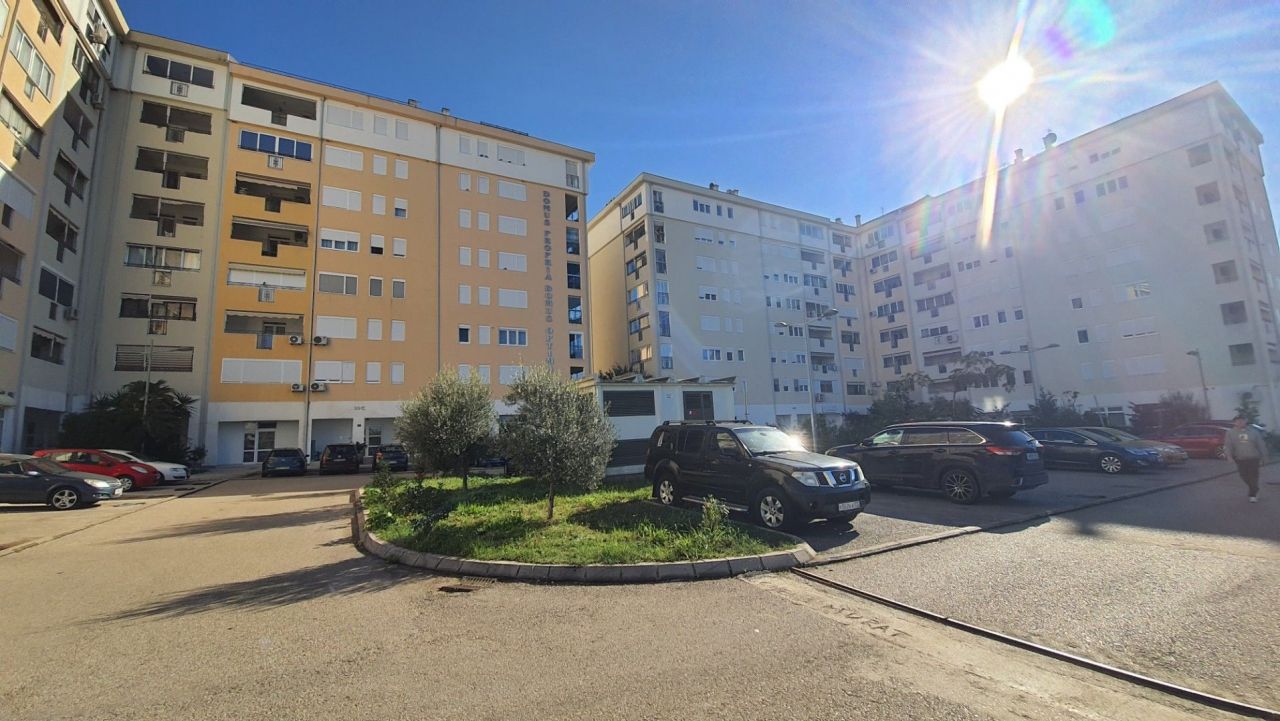 Квартира в Баре, Черногория, 39 м² - фото 1