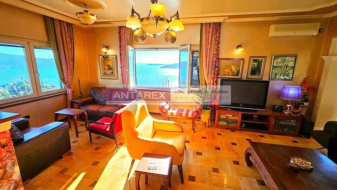 Вилла в Херцег-Нови, Черногория, 296 м² - фото 3