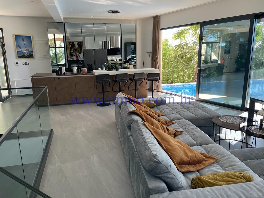 Вилла в Трогире, Хорватия, 370 м² - фото 2