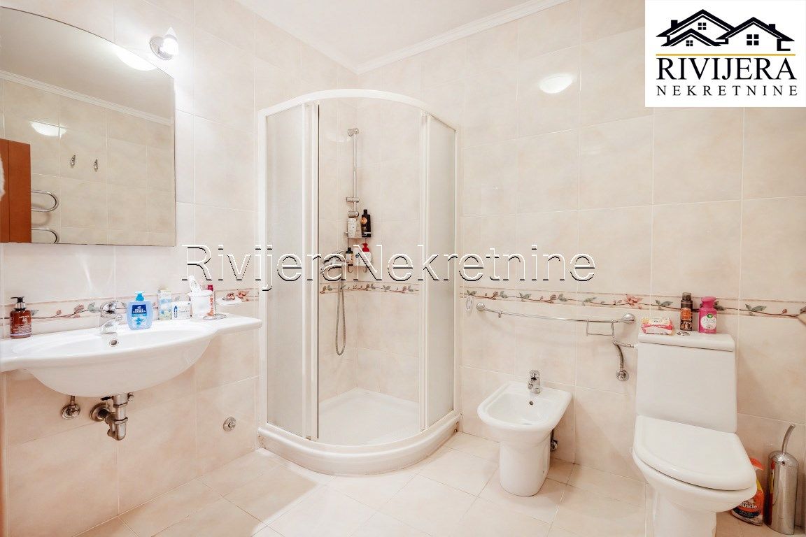 Квартира в Херцег-Нови, Черногория, 244 м² - фото 7