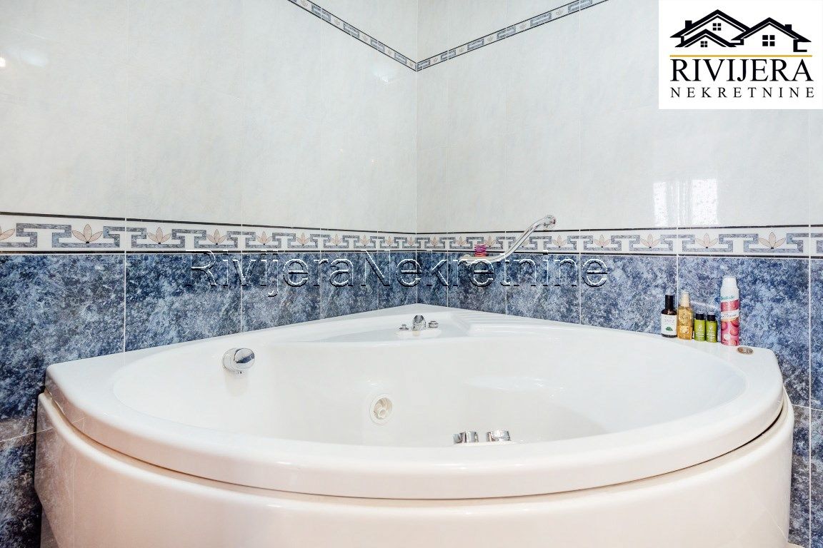 Квартира в Херцег-Нови, Черногория, 244 м² - фото 6