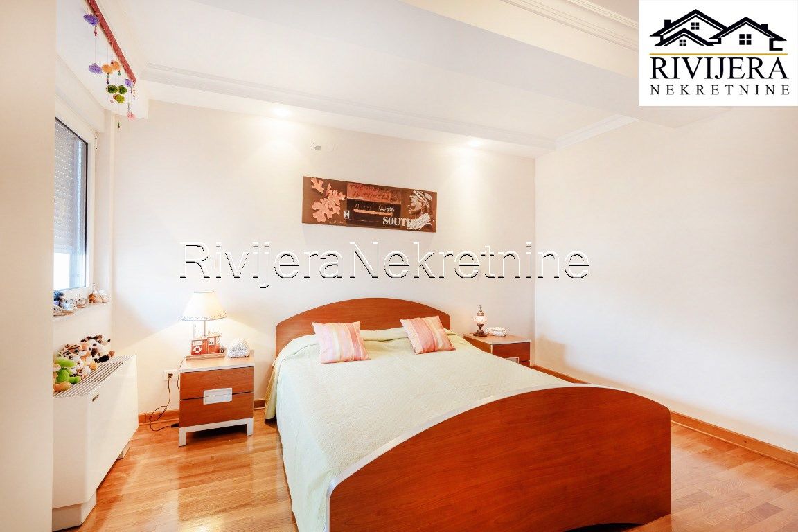 Квартира в Херцег-Нови, Черногория, 244 м² - фото 13