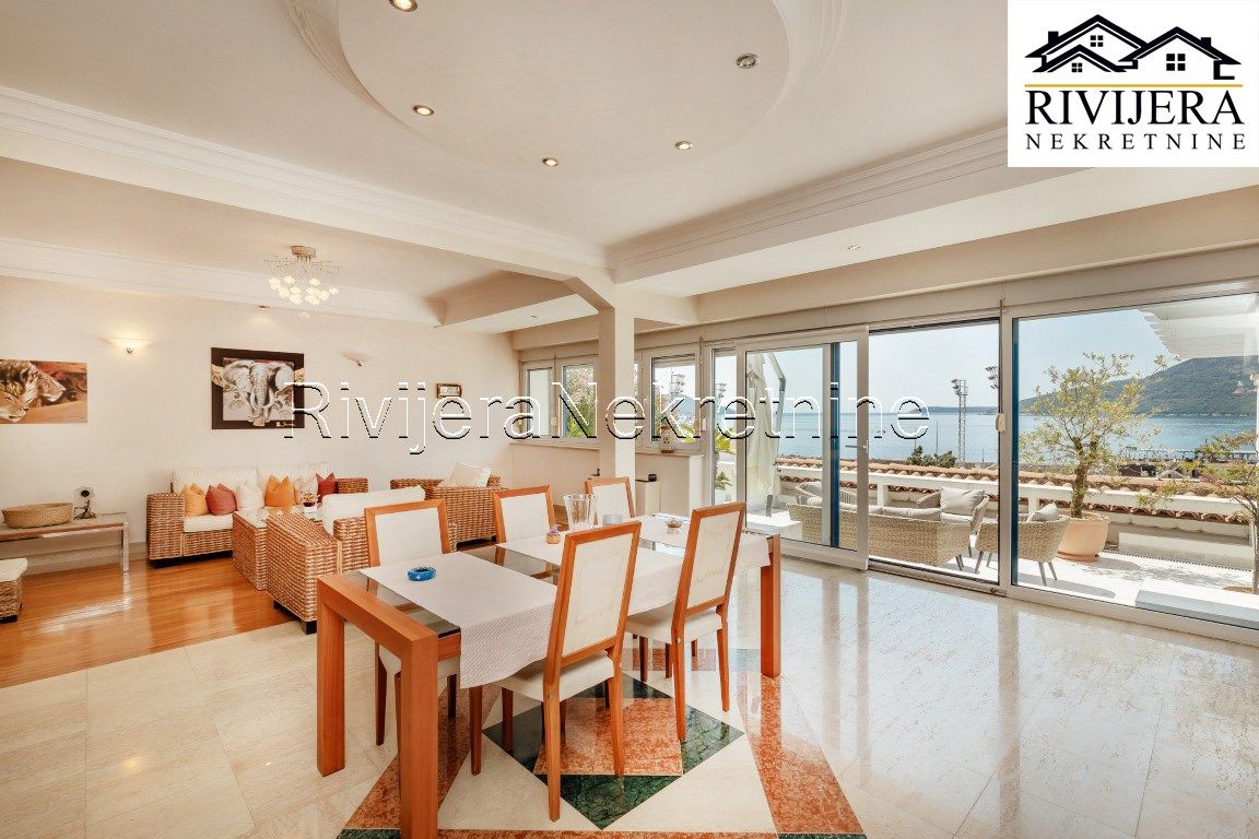 Квартира в Херцег-Нови, Черногория, 244 м² - фото 15