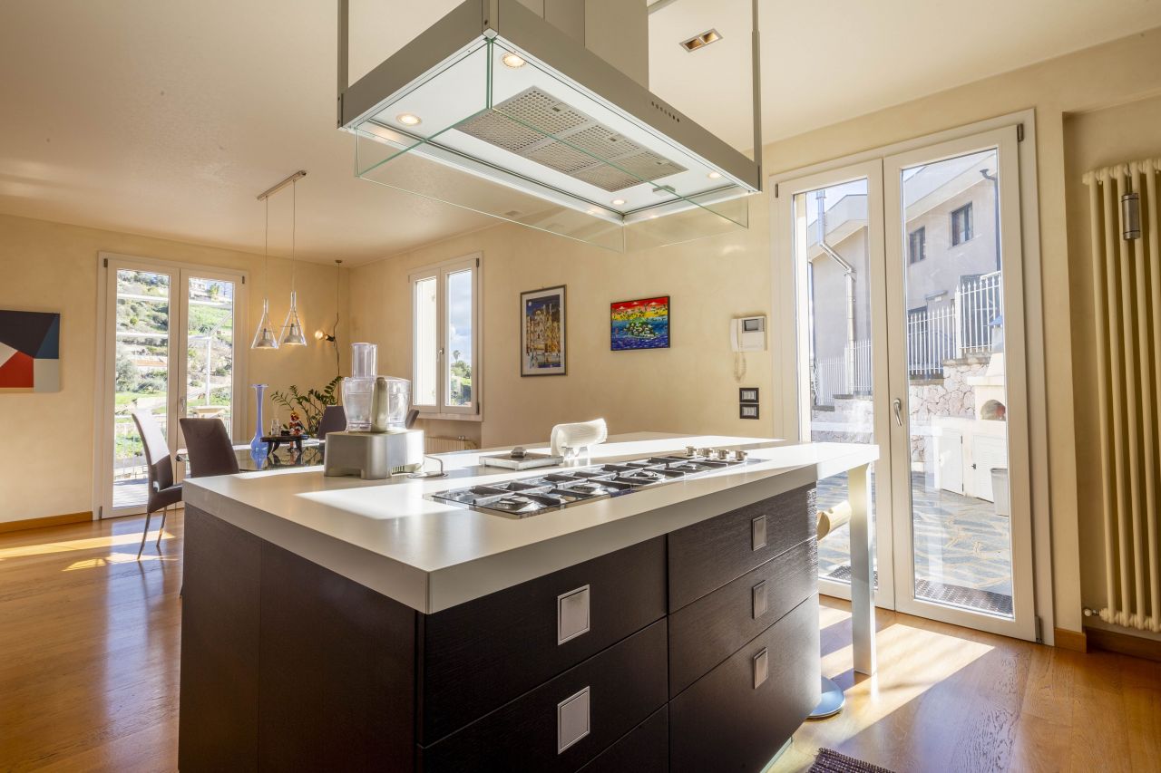 Вилла в Сан-Ремо, Италия, 240 м² - фото 9