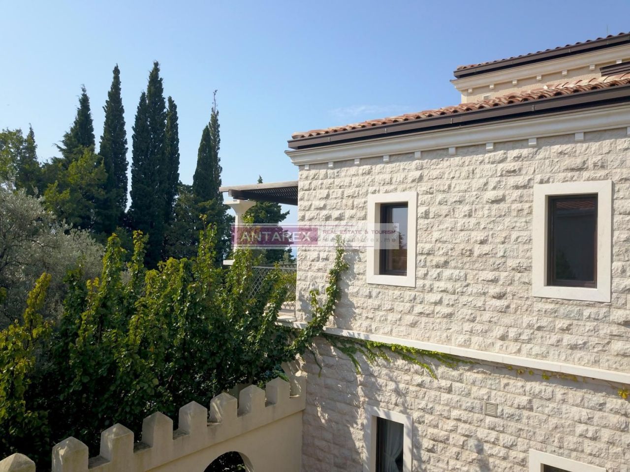 Вилла в Режевичах, Черногория, 550 м² - фото 2