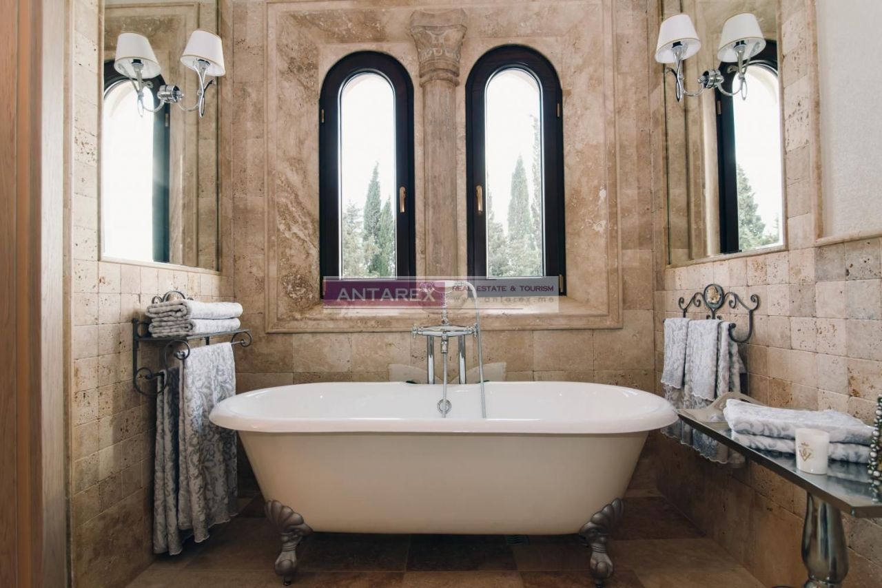 Вилла в Режевичах, Черногория, 550 м² - фото 11