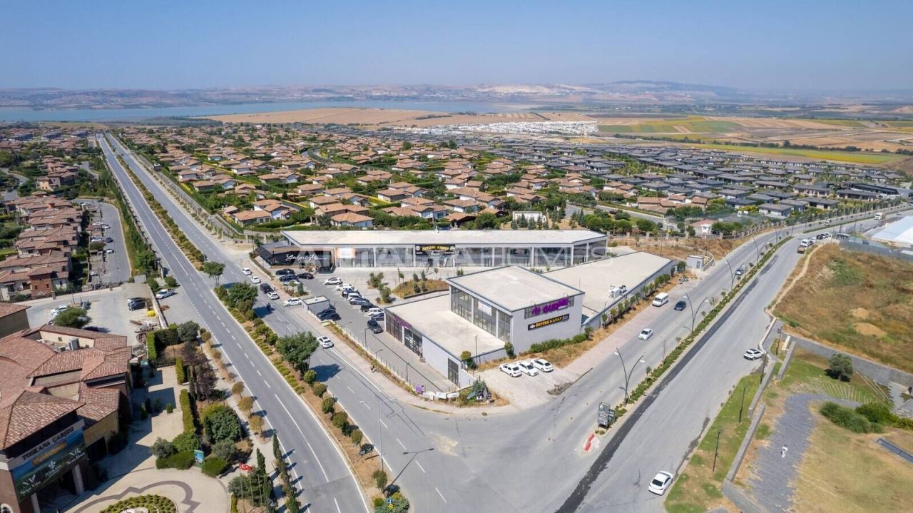 Магазин в Стамбуле, Турция, 180 м² - фото 1