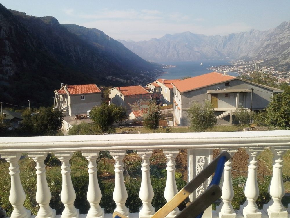 Дом в Которе, Черногория, 298 м2 - фото 1