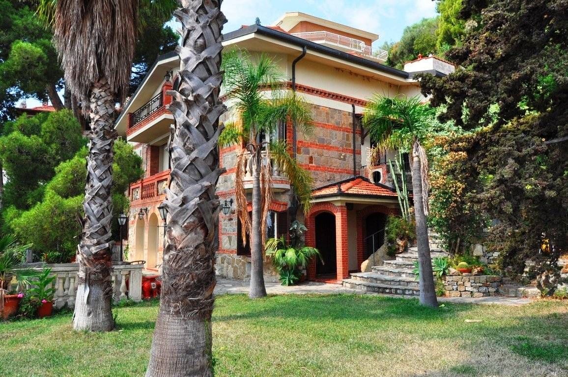 Вилла в Сан-Ремо, Италия, 476 м² - фото 2