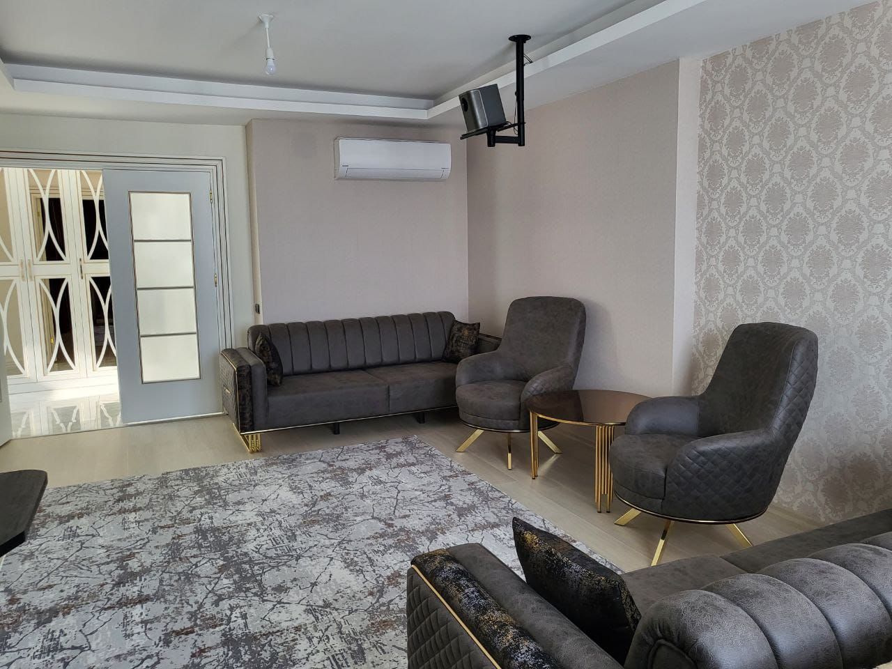 Квартира в Мерсине, Турция, 225 м2 - фото 1