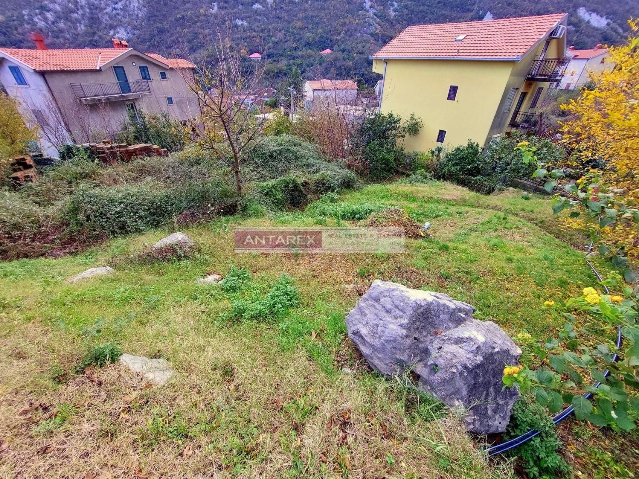 Земля в Морини, Черногория, 674 м² - фото 2