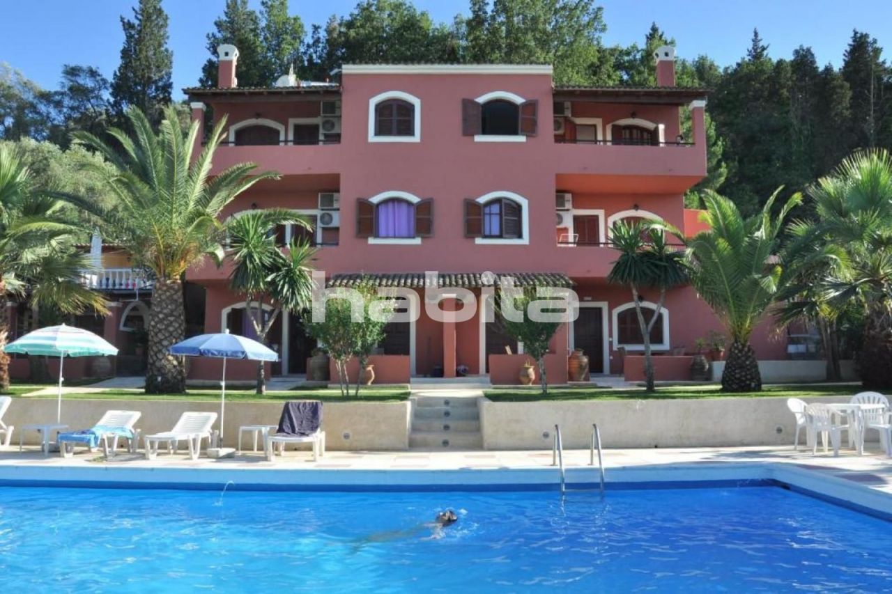 Коммерческая недвижимость на Корфу, Греция, 525 м2 - фото 1