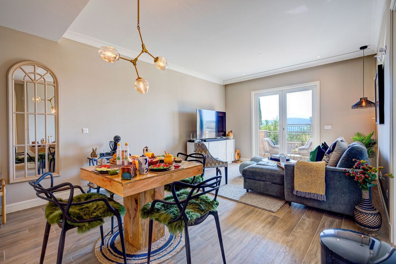 Апартаменты в Тивате, Черногория, 92.36 м² - фото 2