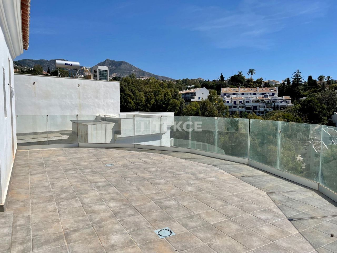 Вилла в Бенальмадене, Испания, 694 м² - фото 11