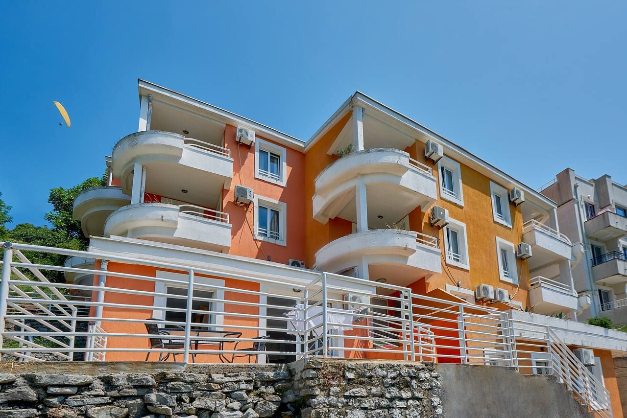 Отель, гостиница в Будве, Черногория, 587 м2 - фото 1