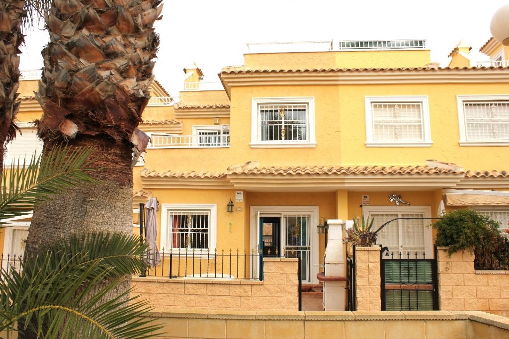 Дом в Пунта Приме, Испания, 120 м2 - фото 1