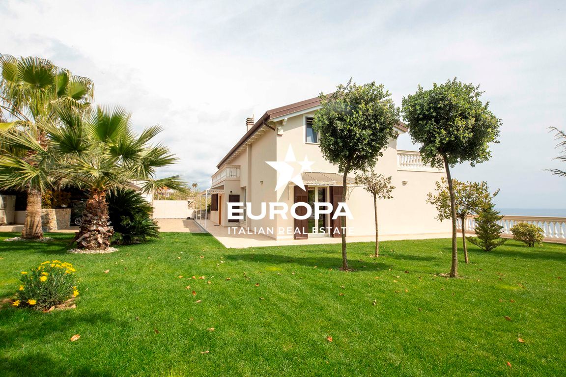 Вилла в Сан-Ремо, Италия, 450 м² - фото 3