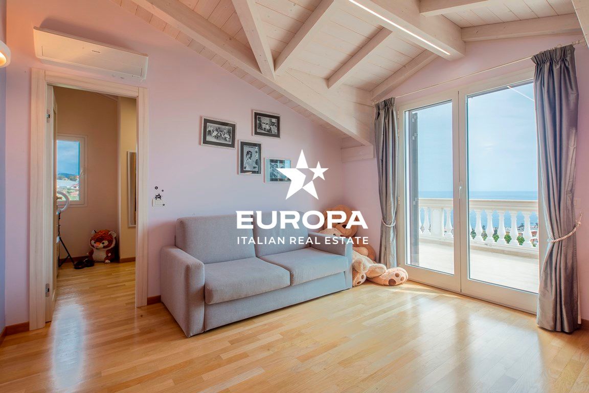 Вилла в Сан-Ремо, Италия, 450 м² - фото 16