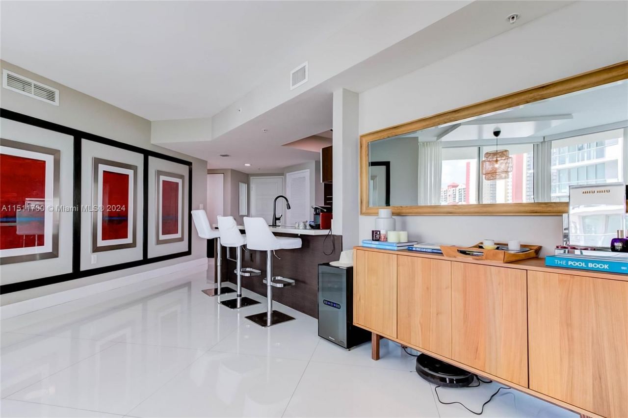 Квартира в Майами, США, 130 м² - фото 2