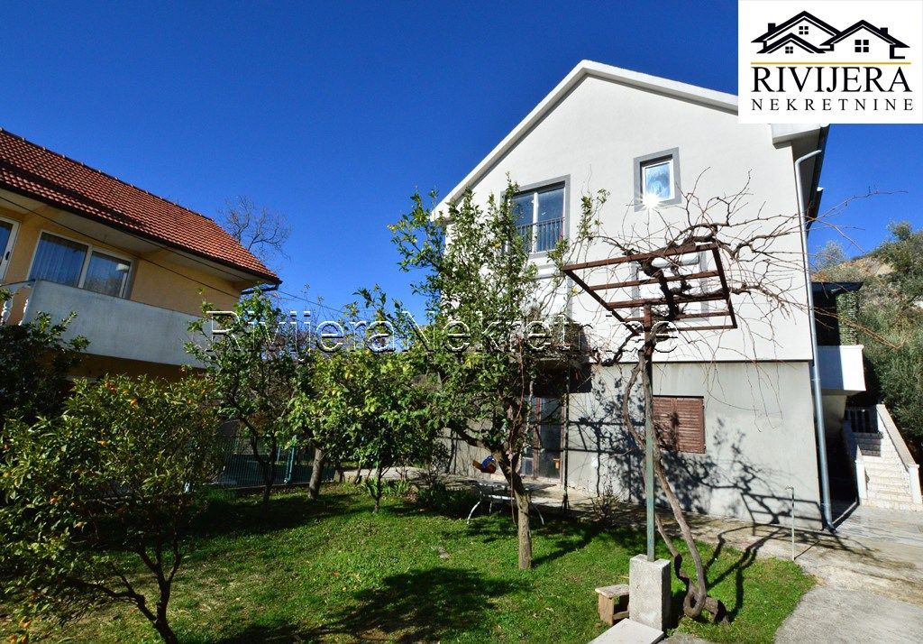 Дом в Херцег-Нови, Черногория, 324 м2 - фото 1