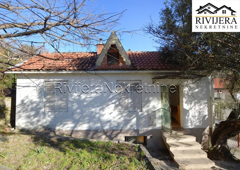 Дом в Херцег-Нови, Черногория, 39 м2 - фото 1