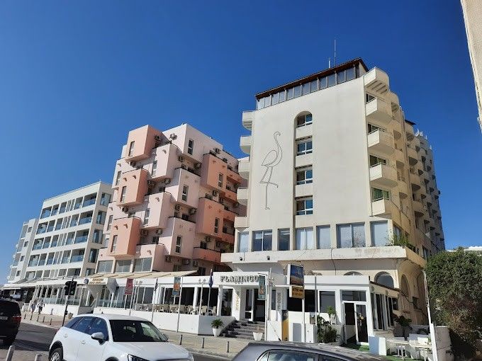 Отель, гостиница в Ларнаке, Кипр, 2 816 м2 - фото 1