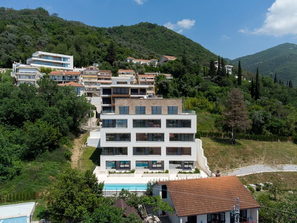 Апартаменты в Тивате, Черногория, 103.5 м2 - фото 1