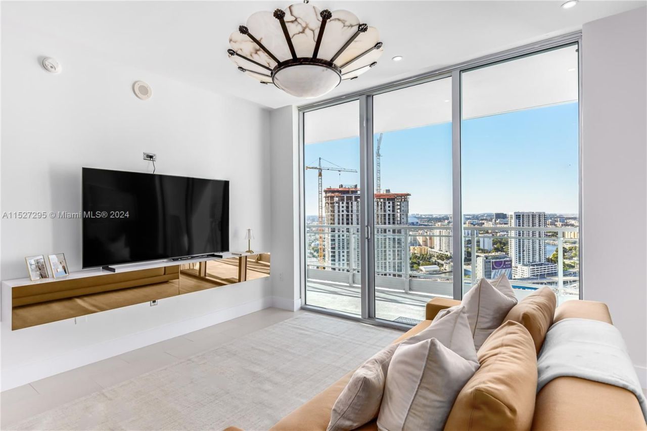 Квартира в Майами, США, 1 000 м² - фото 5