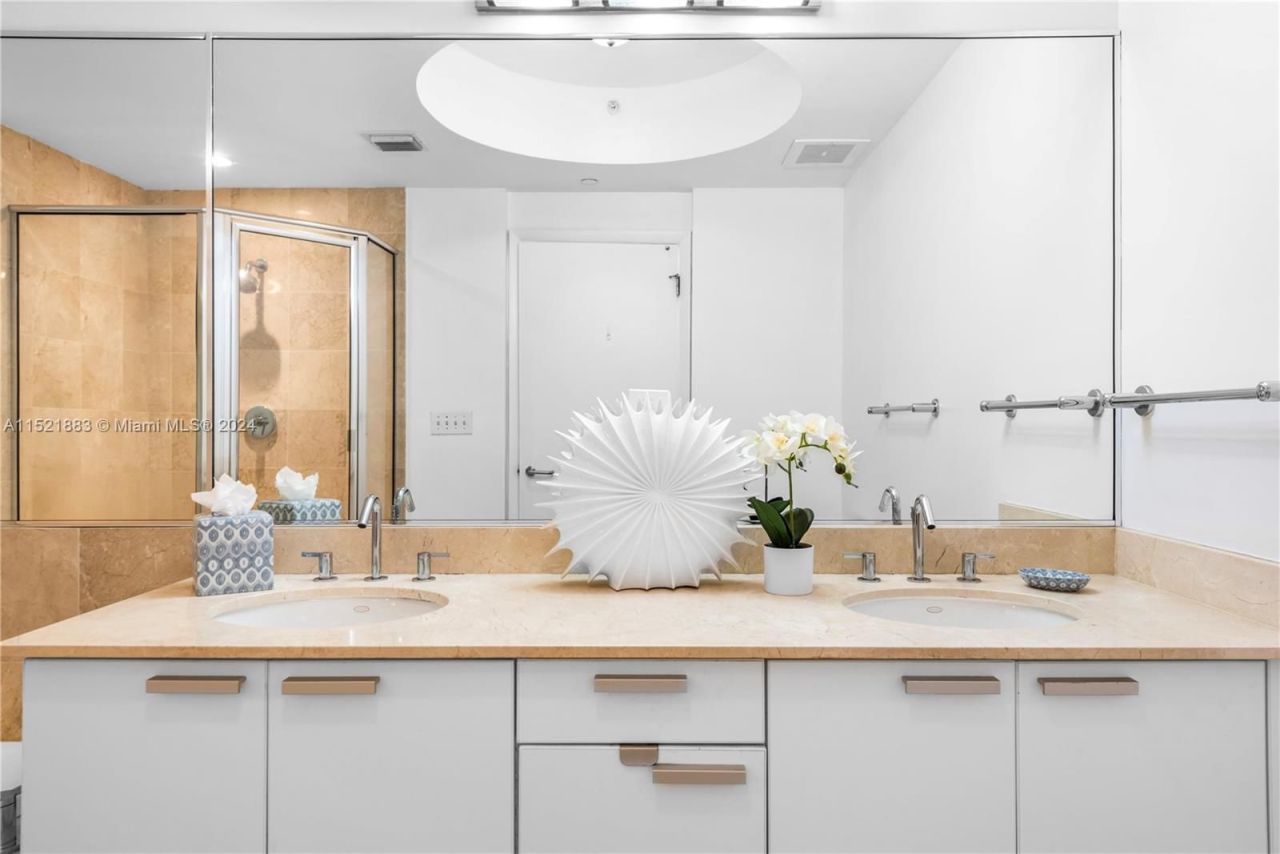 Квартира в Майами, США, 130 м² - фото 11