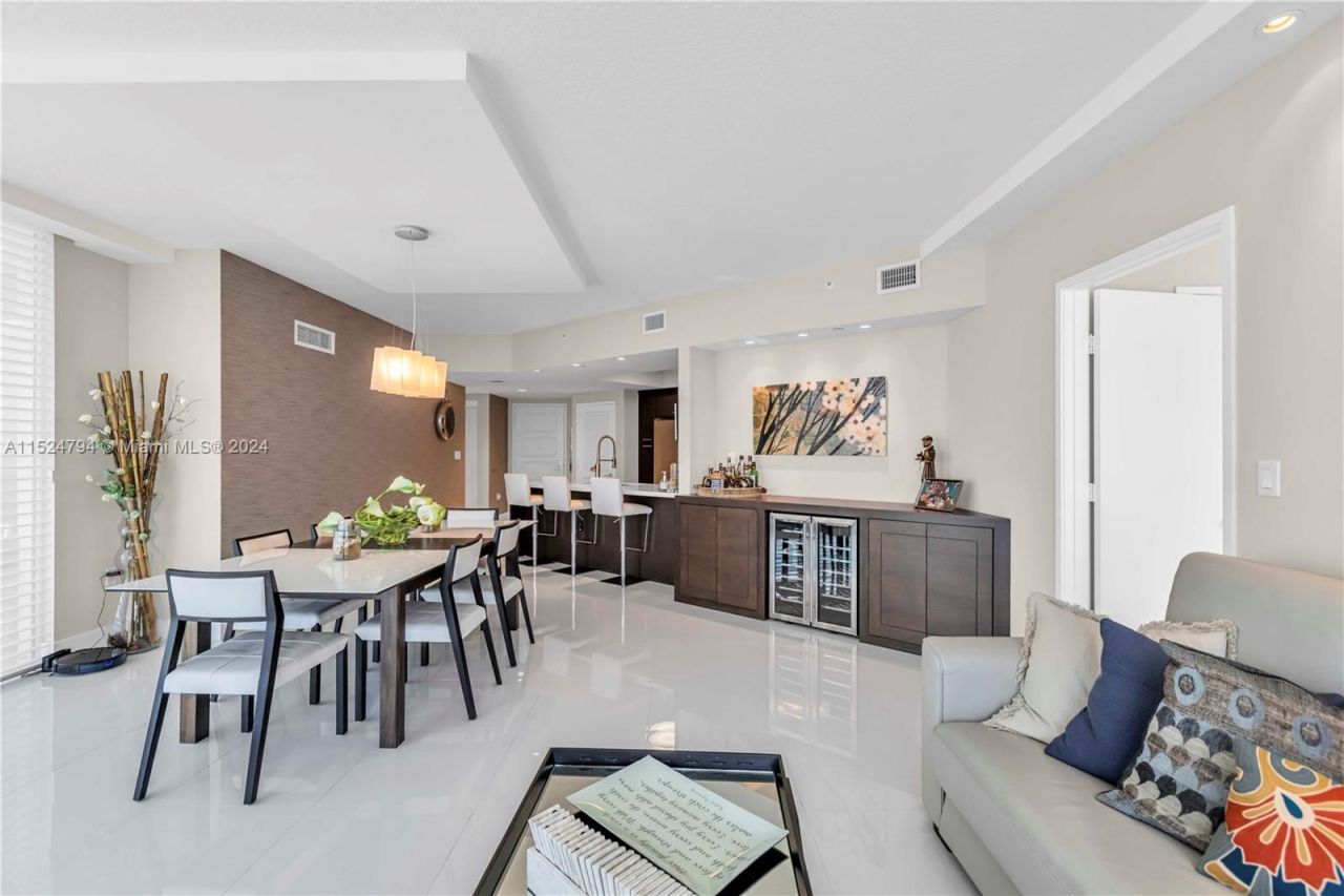 Квартира в Майами, США, 135 м² - фото 2