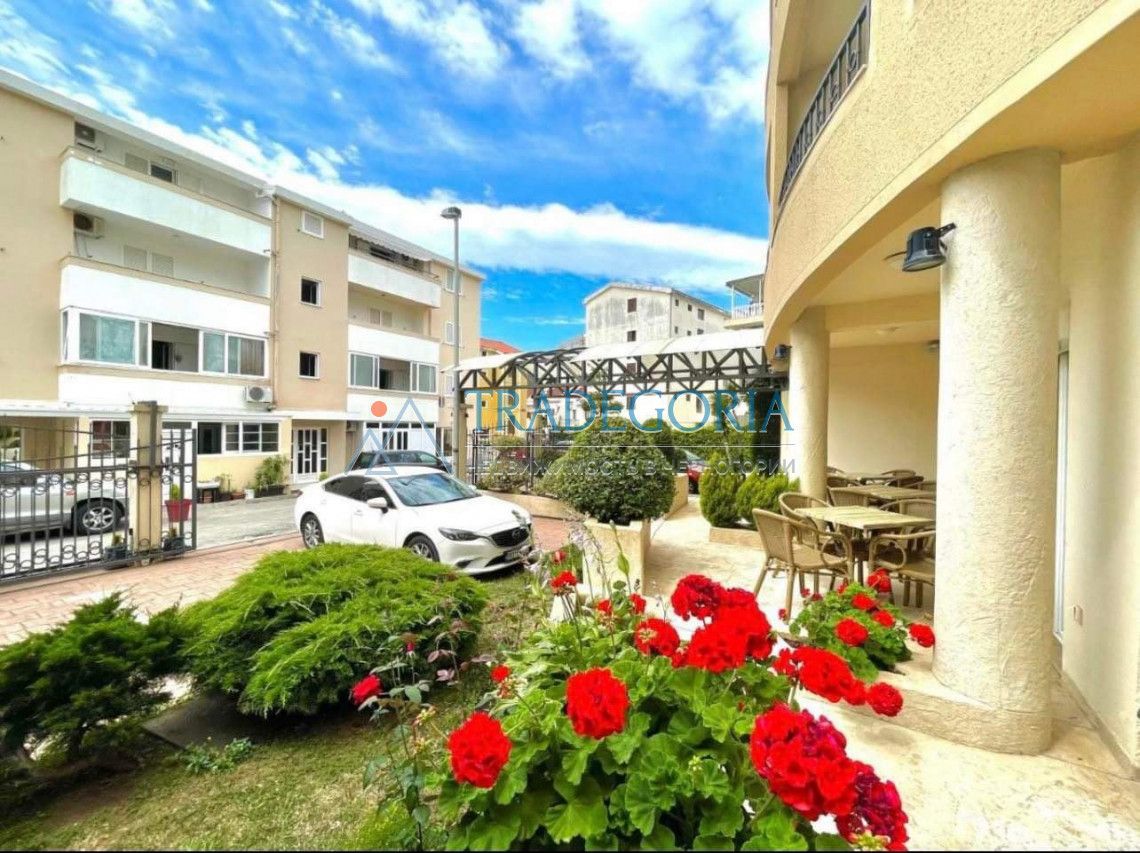 Отель, гостиница в Будве, Черногория, 2 300 м2 - фото 1