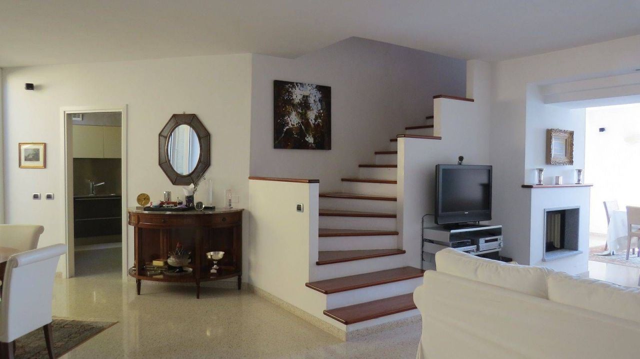 Вилла в Валлебоне, Италия, 250 м² - фото 12