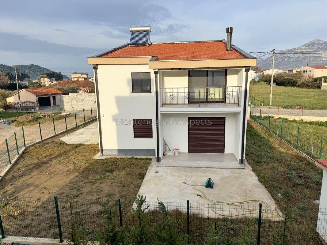 Дом в Баре, Черногория, 174 м2 - фото 1