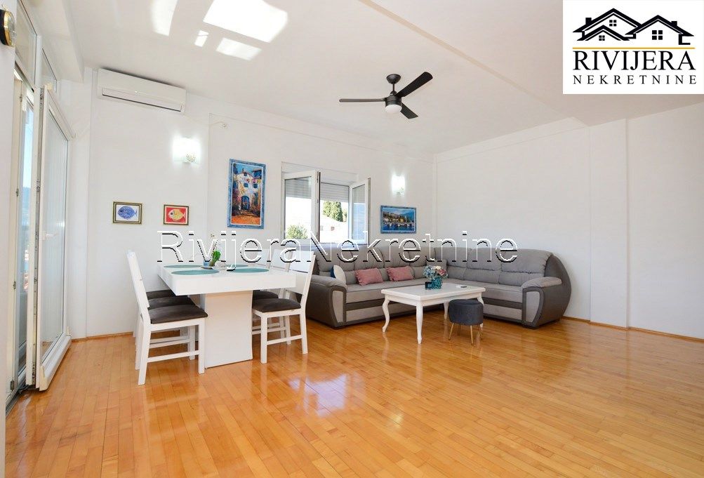 Квартира в Херцег-Нови, Черногория, 100 м² - фото 2