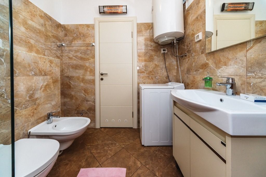 Квартира в Будве, Черногория, 77 м² - фото 12