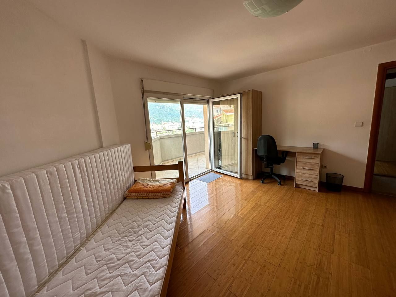 Квартира в Будве, Черногория, 98 м² - фото 4