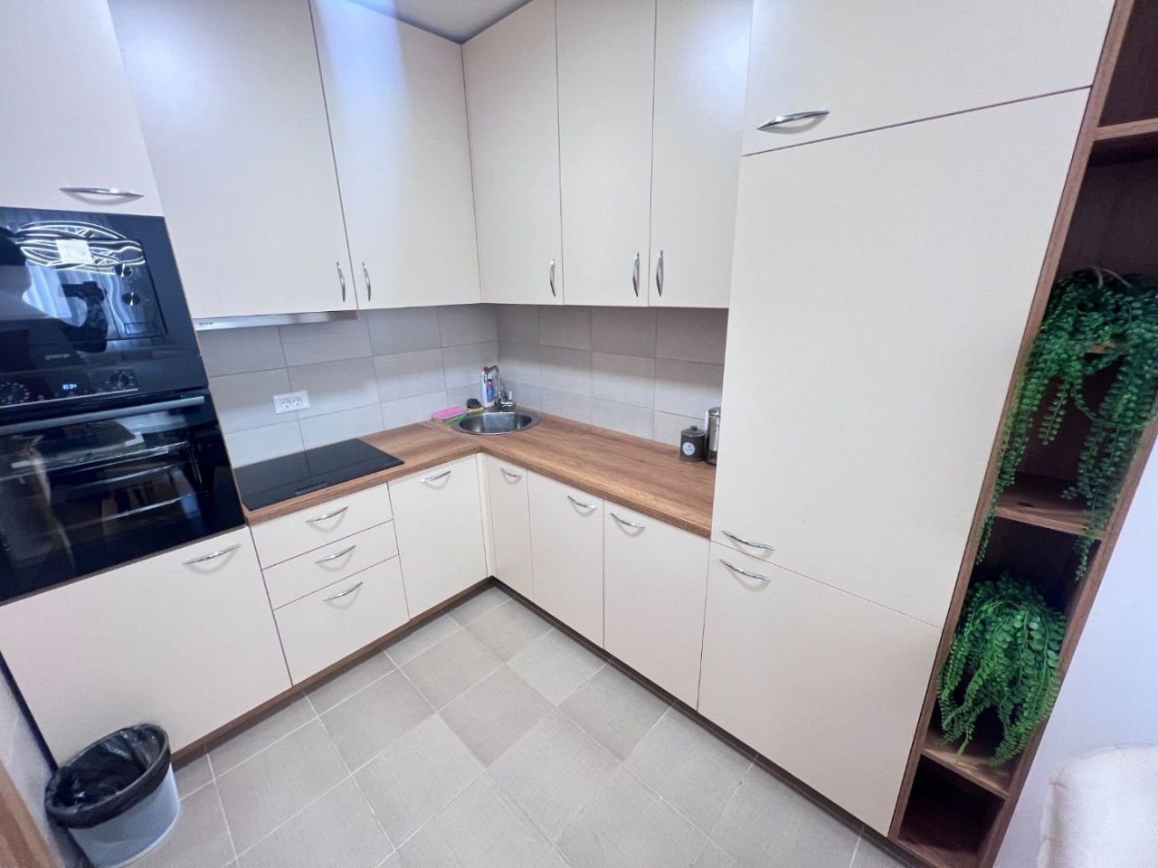 Квартира в Будве, Черногория, 77 м² - фото 2