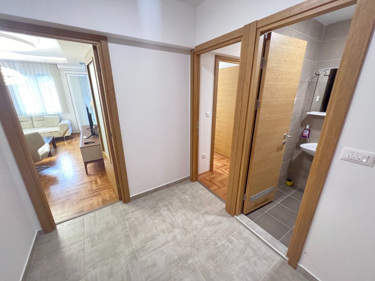 Квартира в Будве, Черногория, 77 м² - фото 15