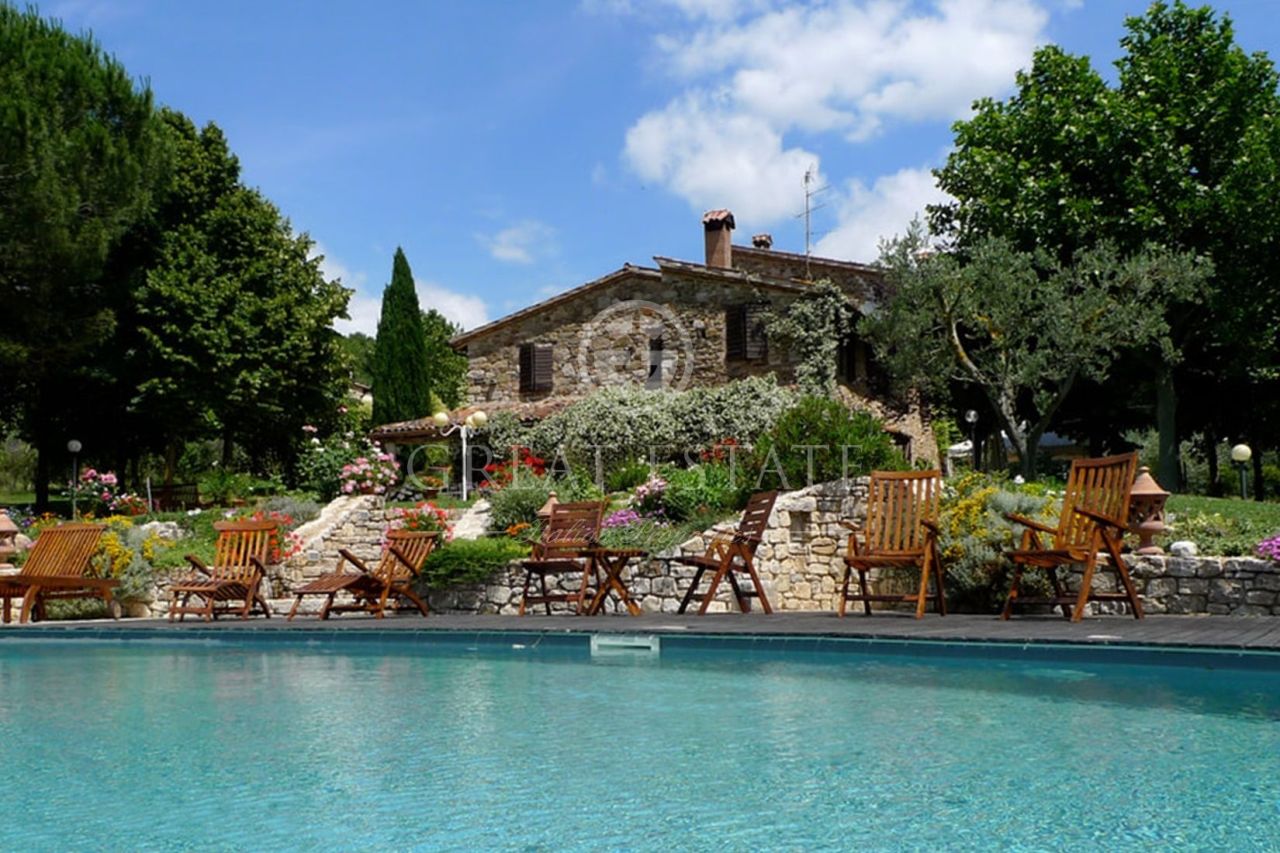 Дом в Монте-Кастелло-ди-Вибио, Италия, 630.7 м2 - фото 1
