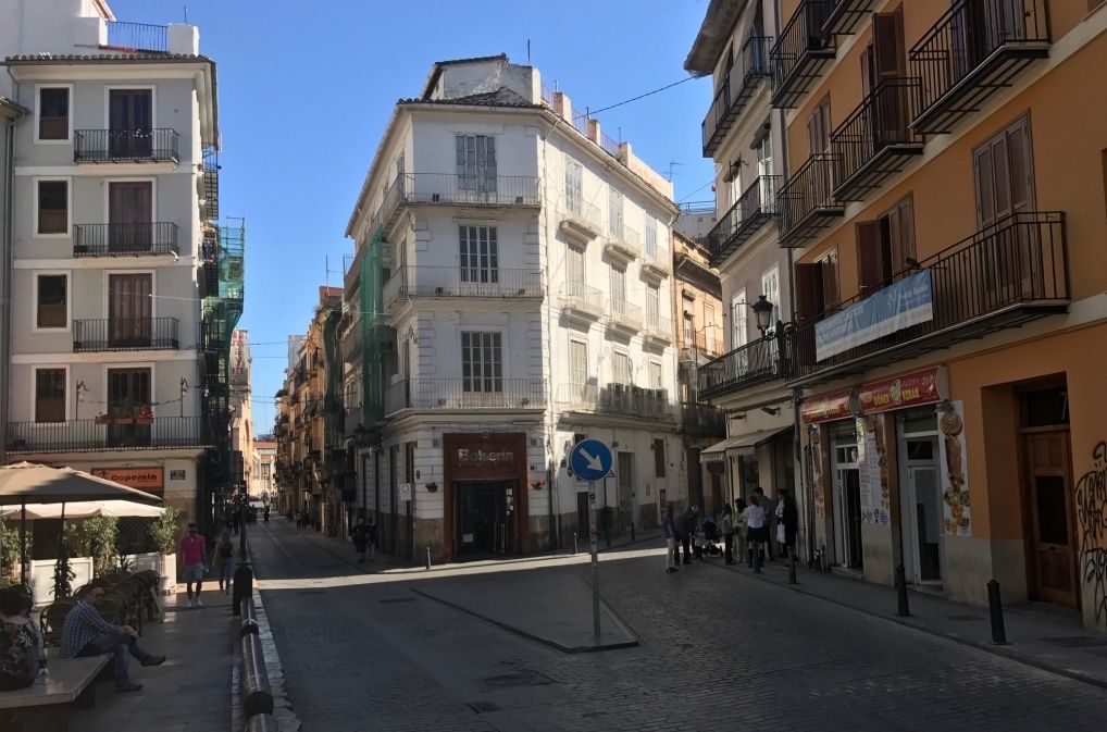 Коммерческая недвижимость в Валенсии, Испания, 1 145 м2 - фото 1