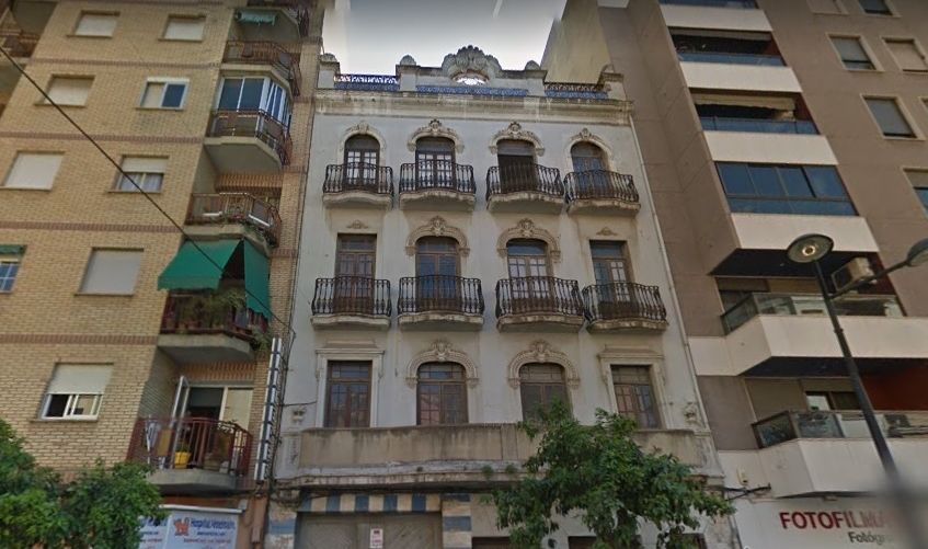 Коммерческая недвижимость в Валенсии, Испания, 1 200 м2 - фото 1