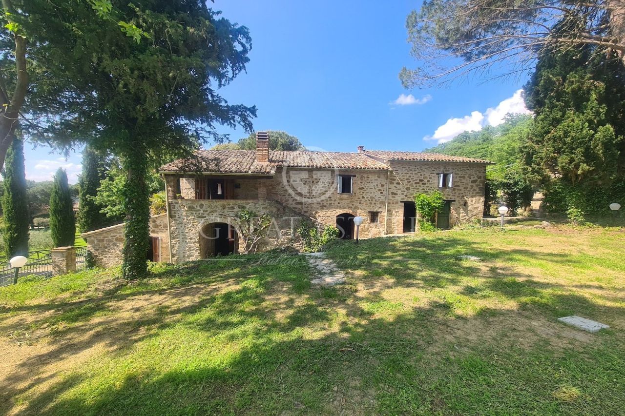 Дом в Умбертиде, Италия, 287 м2 - фото 1