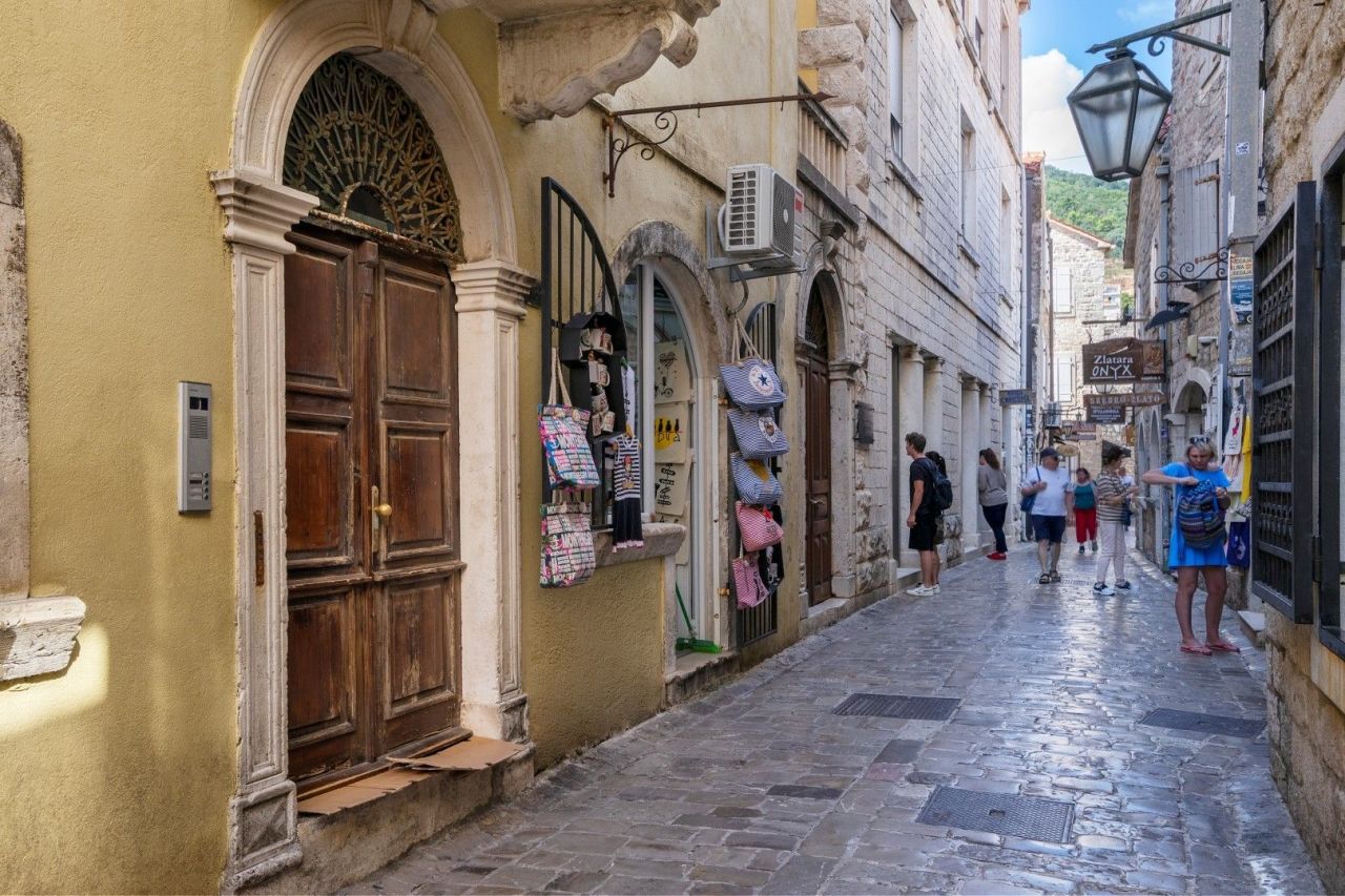 Квартира в Будве, Черногория, 7 м² - фото 5