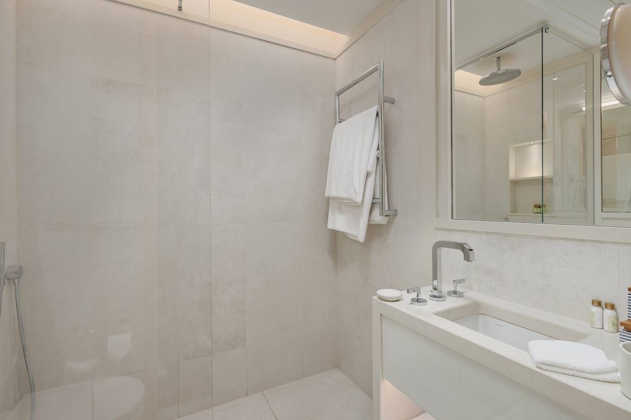 Квартира в Тивате, Черногория, 192 м² - фото 17