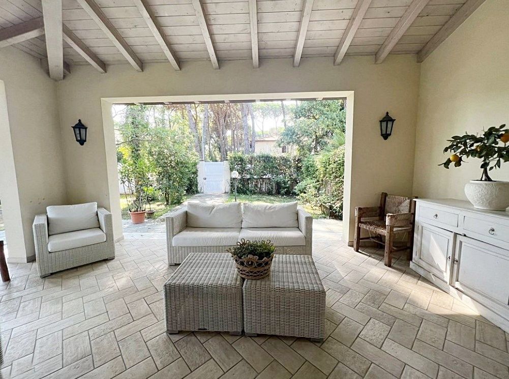 Вилла в Форте деи Марми, Италия, 200 м² - фото 2