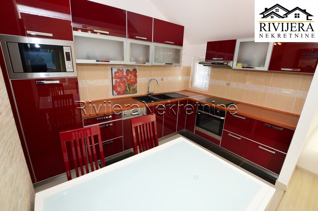 Квартира в Херцег-Нови, Черногория, 96 м² - фото 3