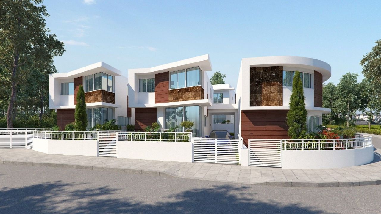 Коммерческая недвижимость в Ларнаке, Кипр, 1 483 м2 - фото 1